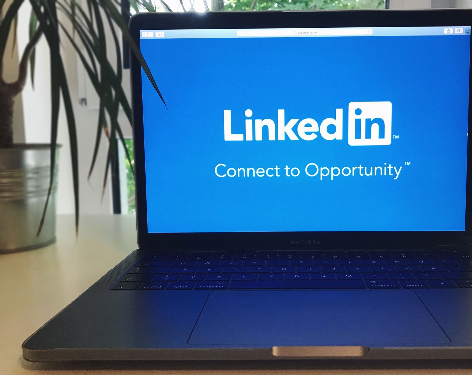 LinkedIn Lead Generation Agency: 7-Point Buyer's Guide